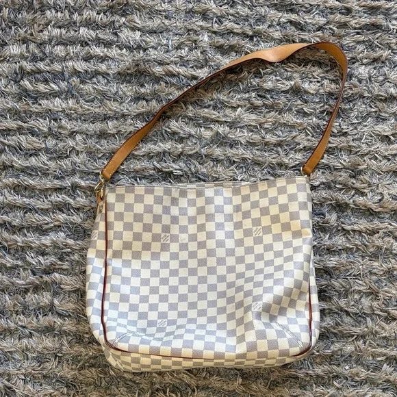 Louis Vuitton Classic Checkered Versatile Bag, Damier Canvas - Picture 1 of 14